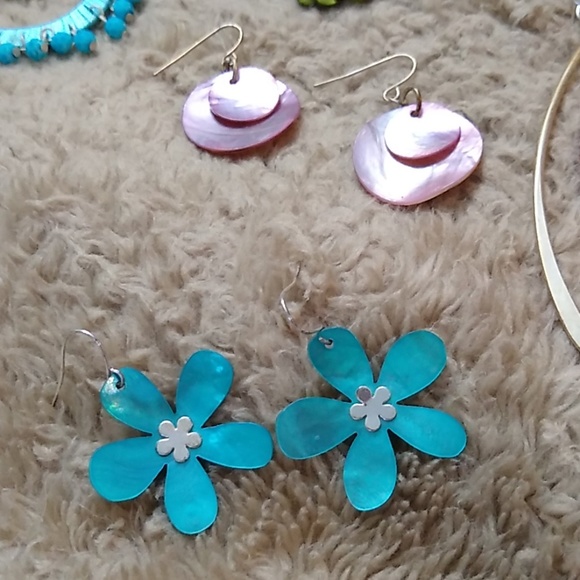 Colorful earring bundle - Picture 6 of 6